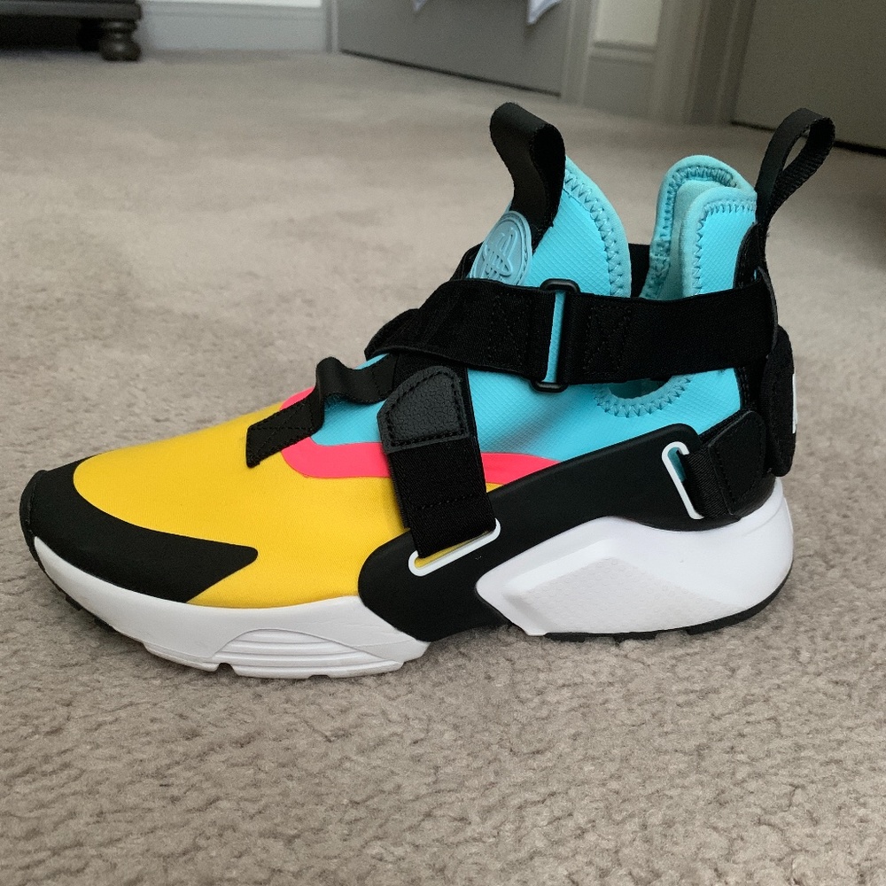 Nike Air Hurarache City US 6 (Grade School)